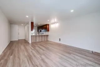 Photo #3: 240014876 Listing