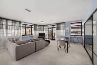 Photo #4: 240014880 Listing