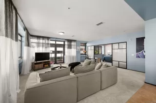 Photo #5: 240014880 Listing