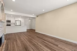 Photo #3: 240014897 Listing 