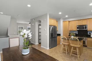 Photo #4: 240014899 Listing