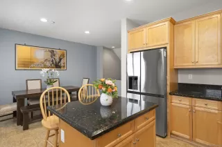 Photo #5: 240014899 Listing