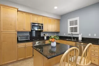 Photo #6: 240014899 Listing