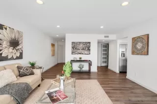 Photo #3: 240014957 Listing