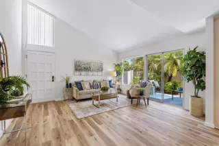 Photo #1: 240015021 Listing