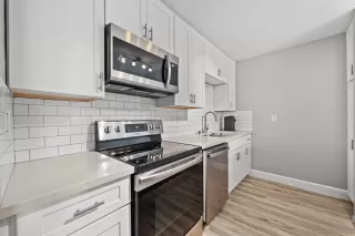 Photo #2: 240015023 Listing