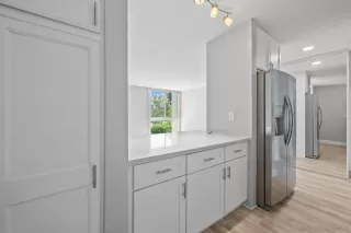 Photo #4: 240015023 Listing