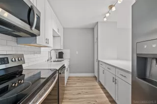 Photo #5: 240015023 Listing