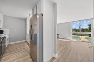 Photo #6: 240015023 Listing