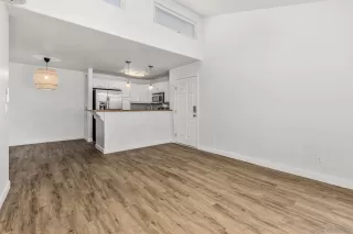 Photo #1: 240015033 Listing