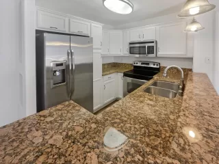 Photo #3: 240015033 Listing