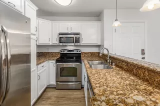 Photo #4: 240015033 Listing