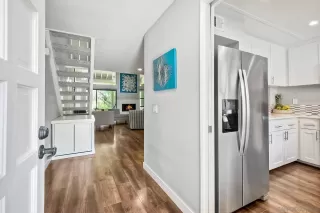 Photo #4: 240015039 Listing