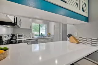 Photo #6: 240015039 Listing