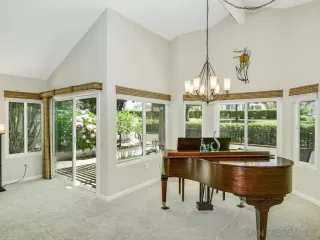 Photo #5: 240015044 Listing