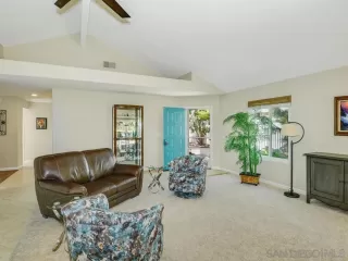 Photo #6: 240015044 Listing