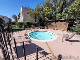 Photo #4: 240015072 Listing