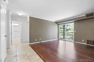 Photo #2: 240015156 Listing