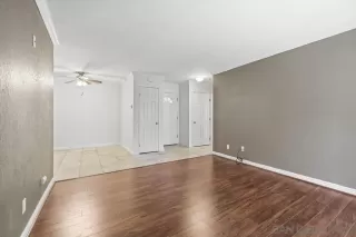 Photo #3: 240015156 Listing