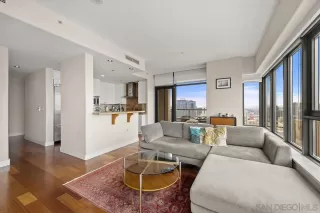 Photo #6: 240015203 Listing