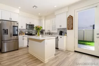 Photo #3: 240015213 Listing