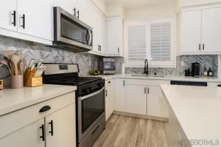 Photo #5: 240015213 Listing