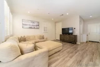 Photo #6: 240015213 Listing