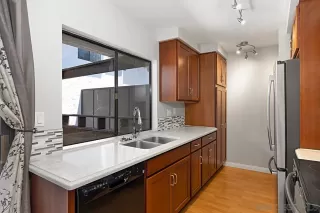 Photo #1: 240015215 Listing