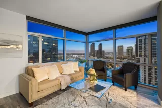 Photo #1: 240015244 Listing