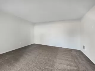 Photo #2: 240015292 Listing