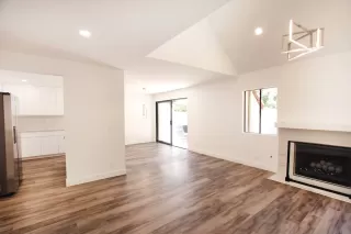 Photo #3: 240015362 Listing