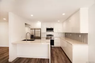 Photo #6: 240015362 Listing