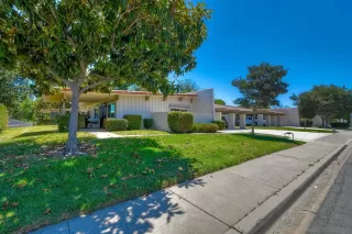 Photo #1: 240015367 Listing 