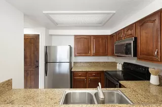 Photo #6: 240015392 Listing