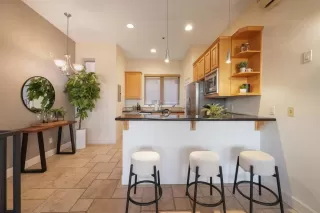 Photo #1: 240015425 Listing