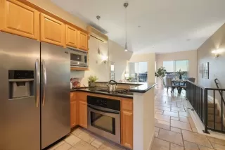 Photo #3: 240015425 Listing