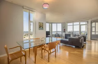 Photo #5: 240015437 Listing