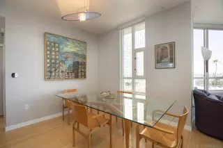 Photo #6: 240015437 Listing