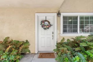 Photo #3: 240015459 Listing