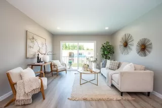 Photo #3: 240015462 Listing