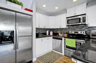 Photo #5: 240015470 Listing