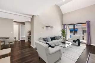 Photo #2: 240015486 Listing