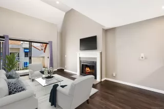 Photo #3: 240015486 Listing