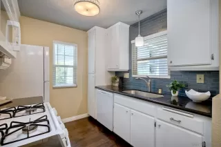 Photo #4: 240015489 Listing 