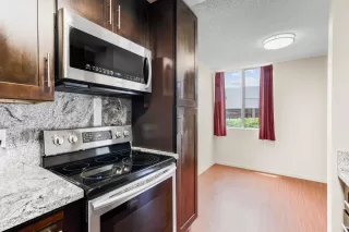 Photo #5: 240015511 Listing