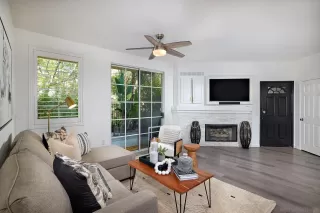 Photo #1: 240015548 Listing