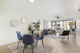 Photo #5: 240015593 Listing