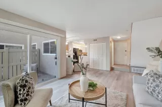 Photo #5: 240015610 Listing