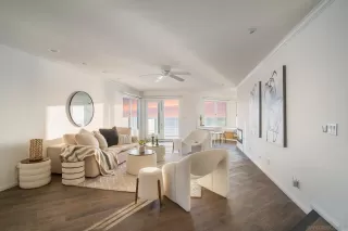 Photo #3: 240015614 Listing