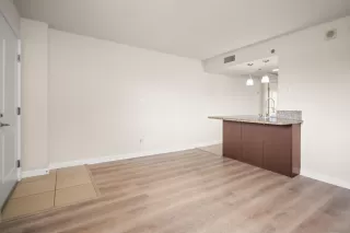 Photo #3: 240015665 Listing